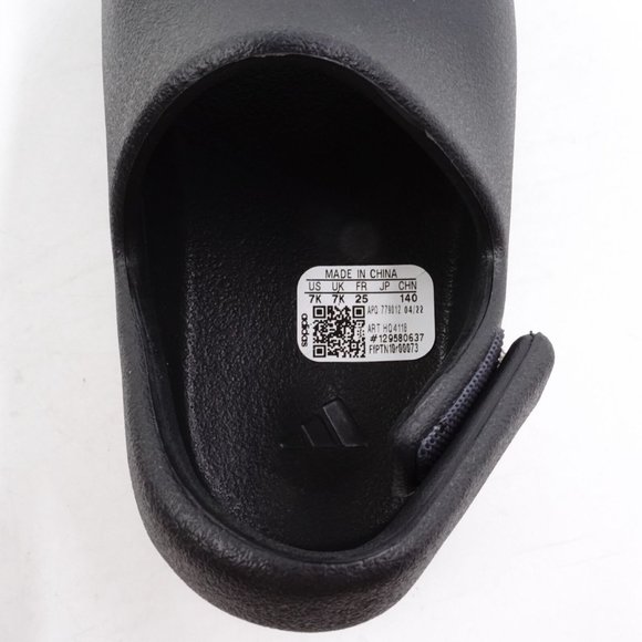 Adidas Original Yeezy Slide Onyx (Kids) in Black HQ4118 -  FCM29 - Picture 6 of 14